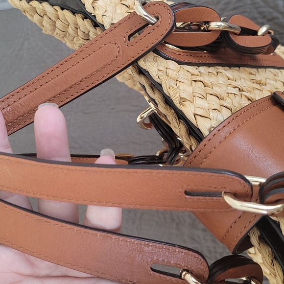 Michael Kors tote - Picture 5 of 9